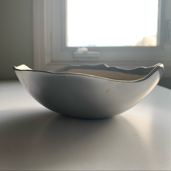 Michael Wainwright Signed 7” COMO Enamel and Aluminum Art Bowl - Picture 4 of 16